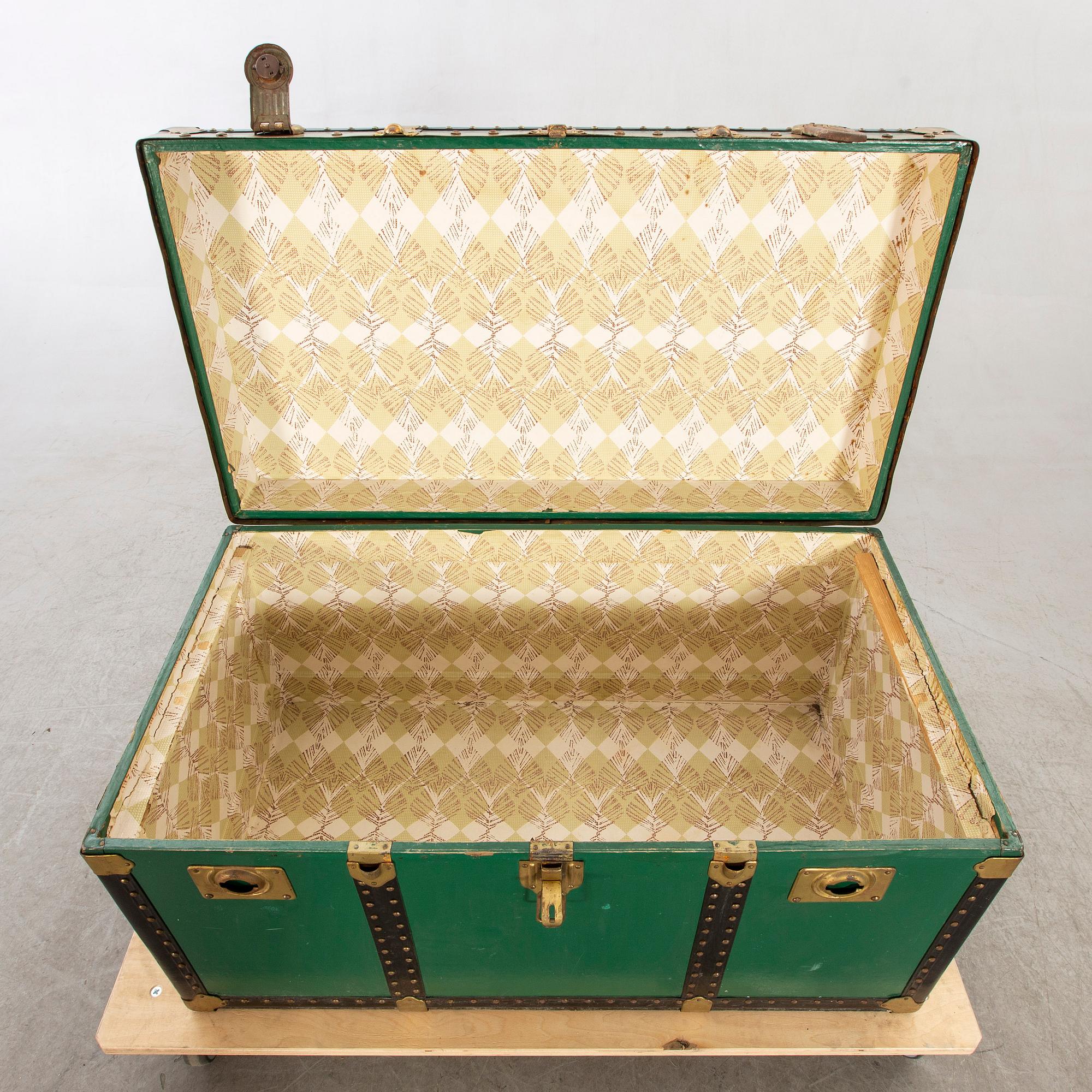 A Italien Brevettato trunk first half of the 20oth century.