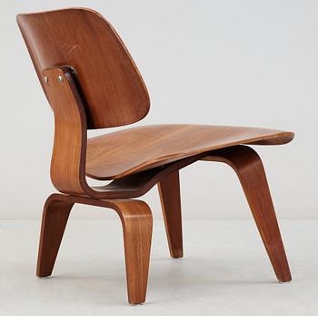 A Charles & Ray Eames 'LCW' plywood chair by Herman Miller, USA.