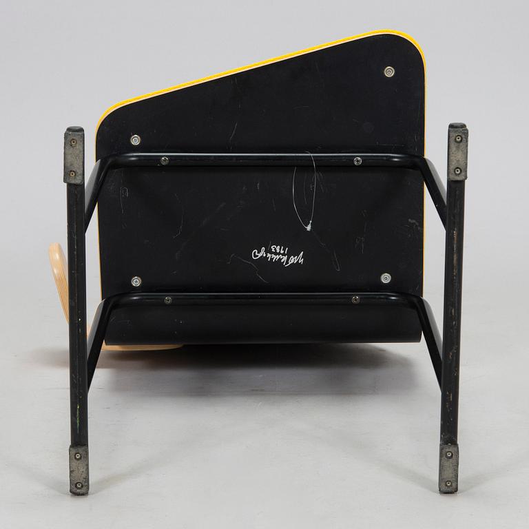 Yrjö Kukkapuro, tuoli, "Vino", Avarte 1980-luku, signeerattu Yrjö Kukkapuro -83.