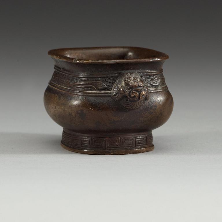 A miniature bronze censer, Qing dynasty (1644-1912), with Xuande six character mark.