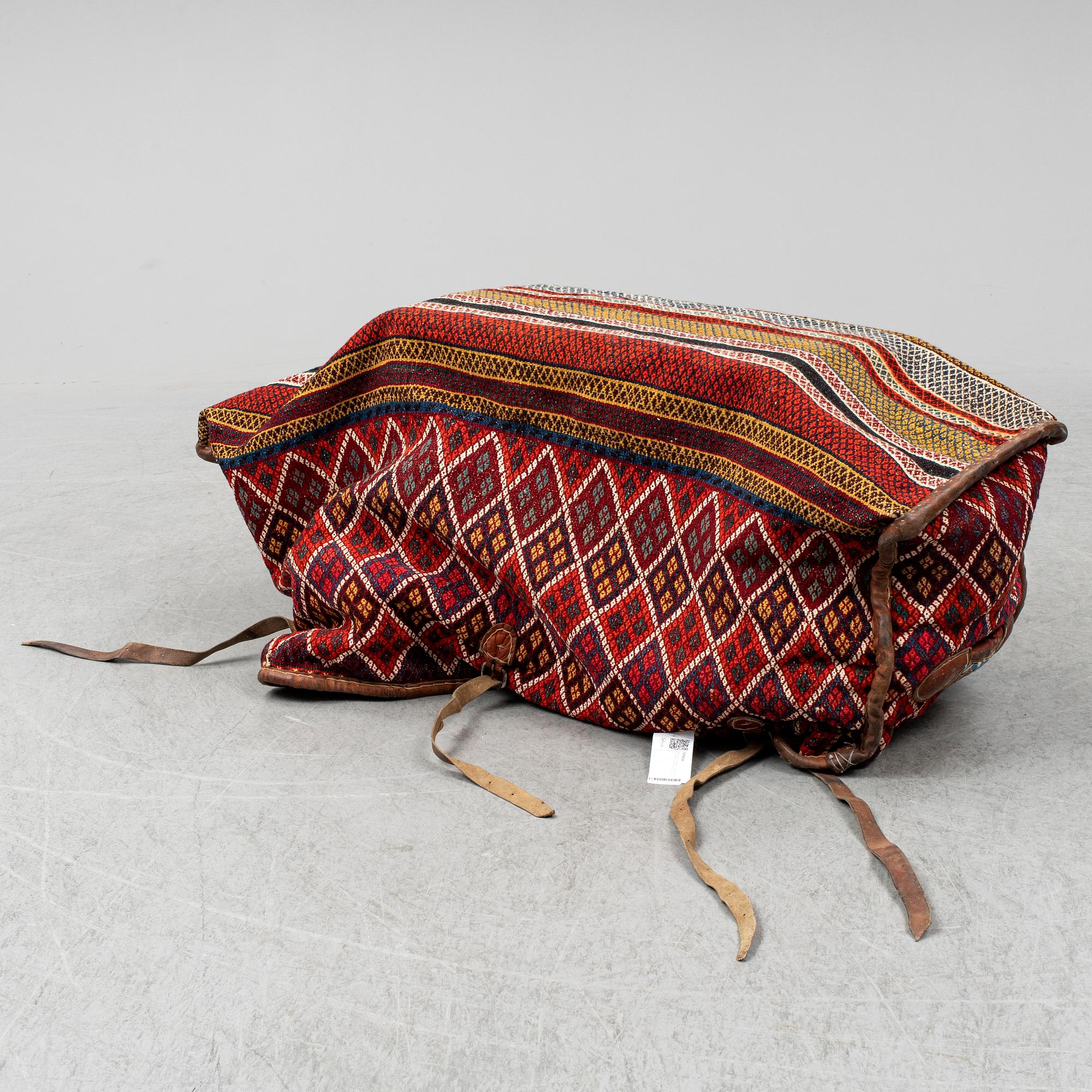 OLD MAFRASH Soumakteknik. Höjd ca 43, längd 120 och djup 42 cm.