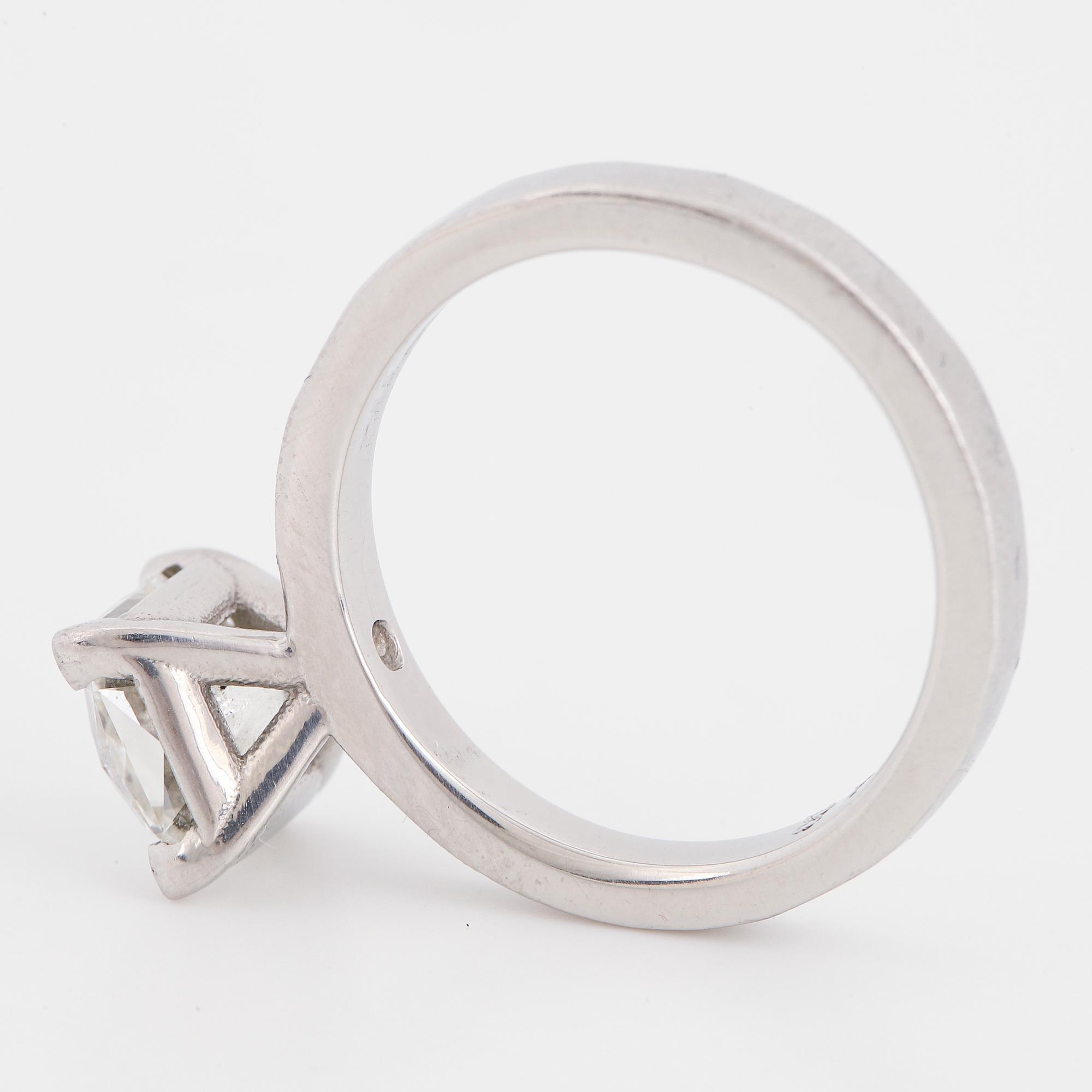 RING, med Flanderslipad diamant, 1,58 ct. Elin Design Jewellery, Göteborg.