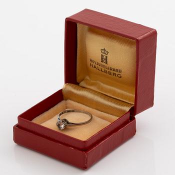 Ring, 18K white gold with brilliant-cut diamond.