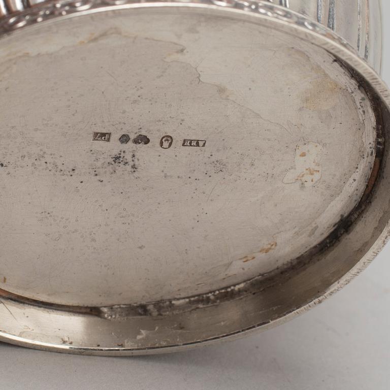 KAFFESERVIS, 3 delar, silver, bland annat Bernhard Hertz AB, Stockholm samt Söderhamn, 1905-17.