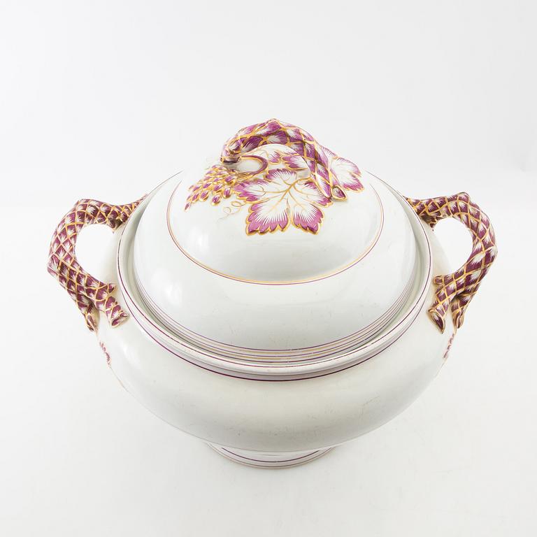 Tureen with lid early 20th century porcelain.