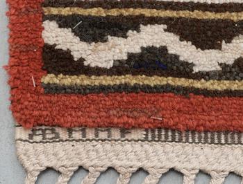 Märta Måås-Fjetterström, MATTA. "Svarta trädgårdsmattan". Flossa. 393,5 x 358 cm. Signerad AB MMF.