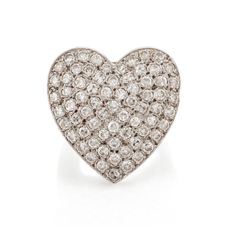 An 18K white gold ring set with eight-cut diamonds.