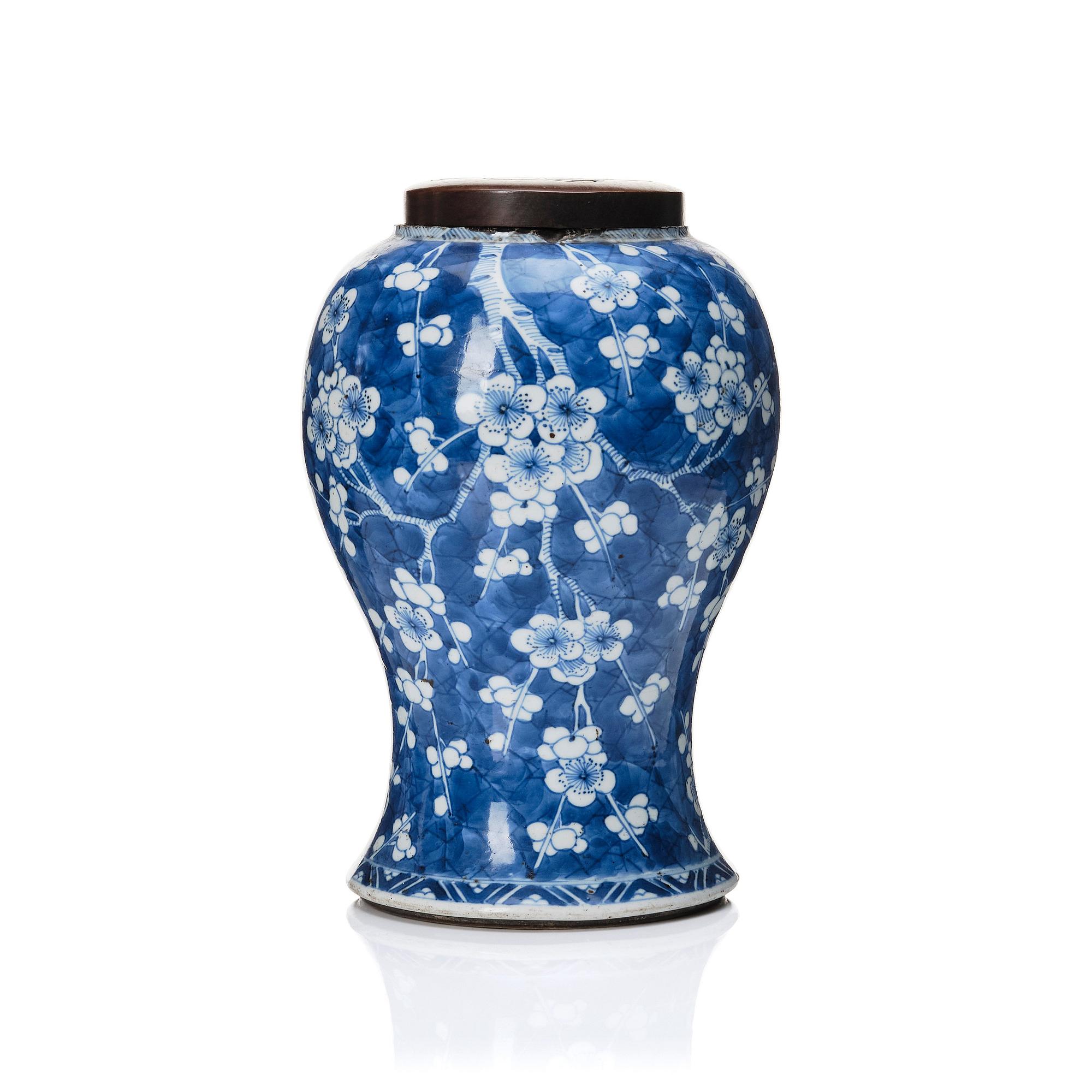 Vas, porslin. Kina, Qingdynastin, Kangxi (1662-1722).