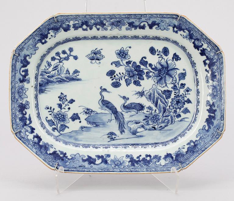 STEKFAT, porslin, Kina, Qianlong (1736-1796).