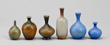 MINIATYRVASER, 6 st, stengods, Sven Wejsfelt Gustavsberg. Signerade.