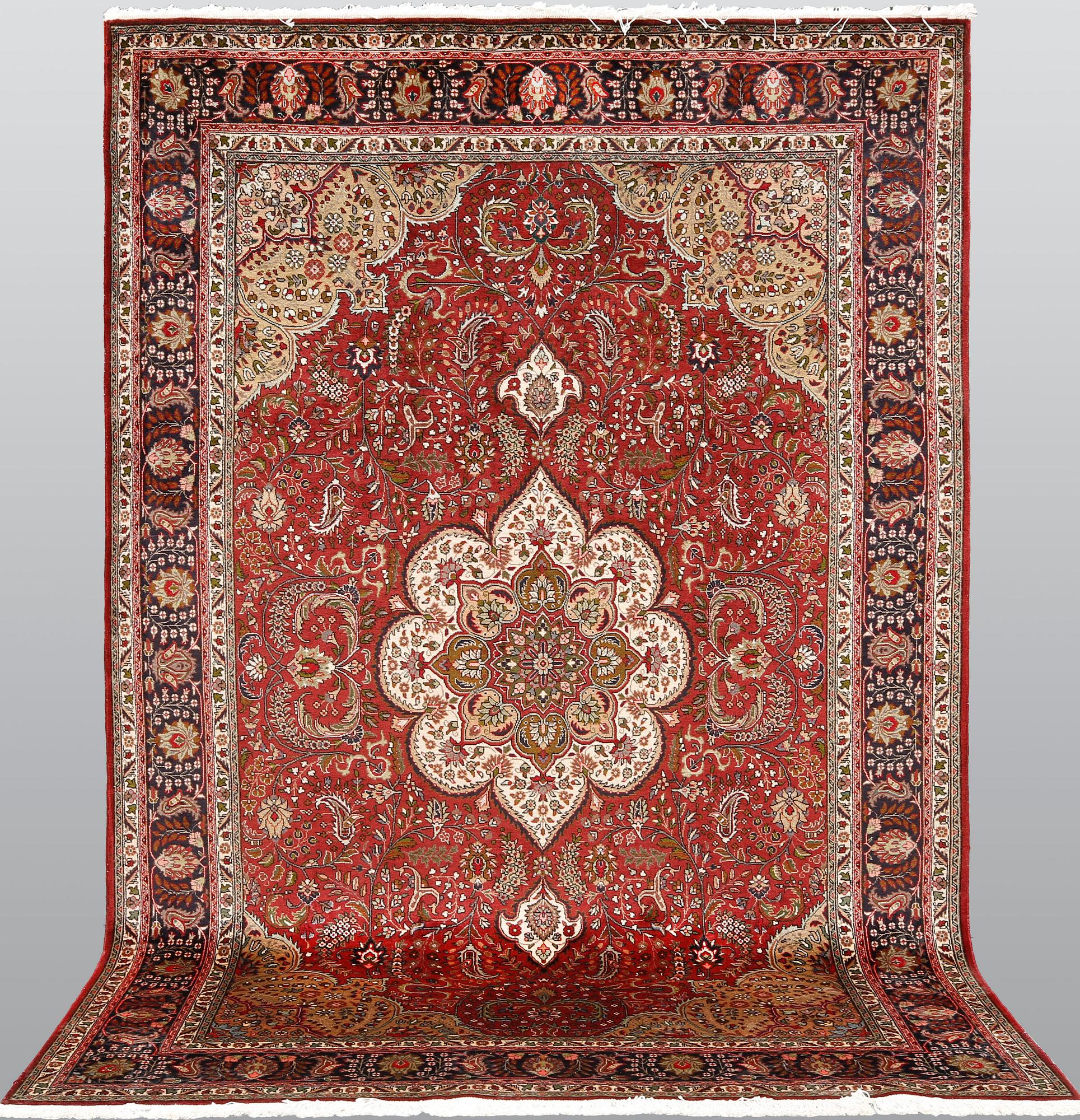 A part silk Tabriz carpet, sk 40 radj, ca 300 x 203 cm.