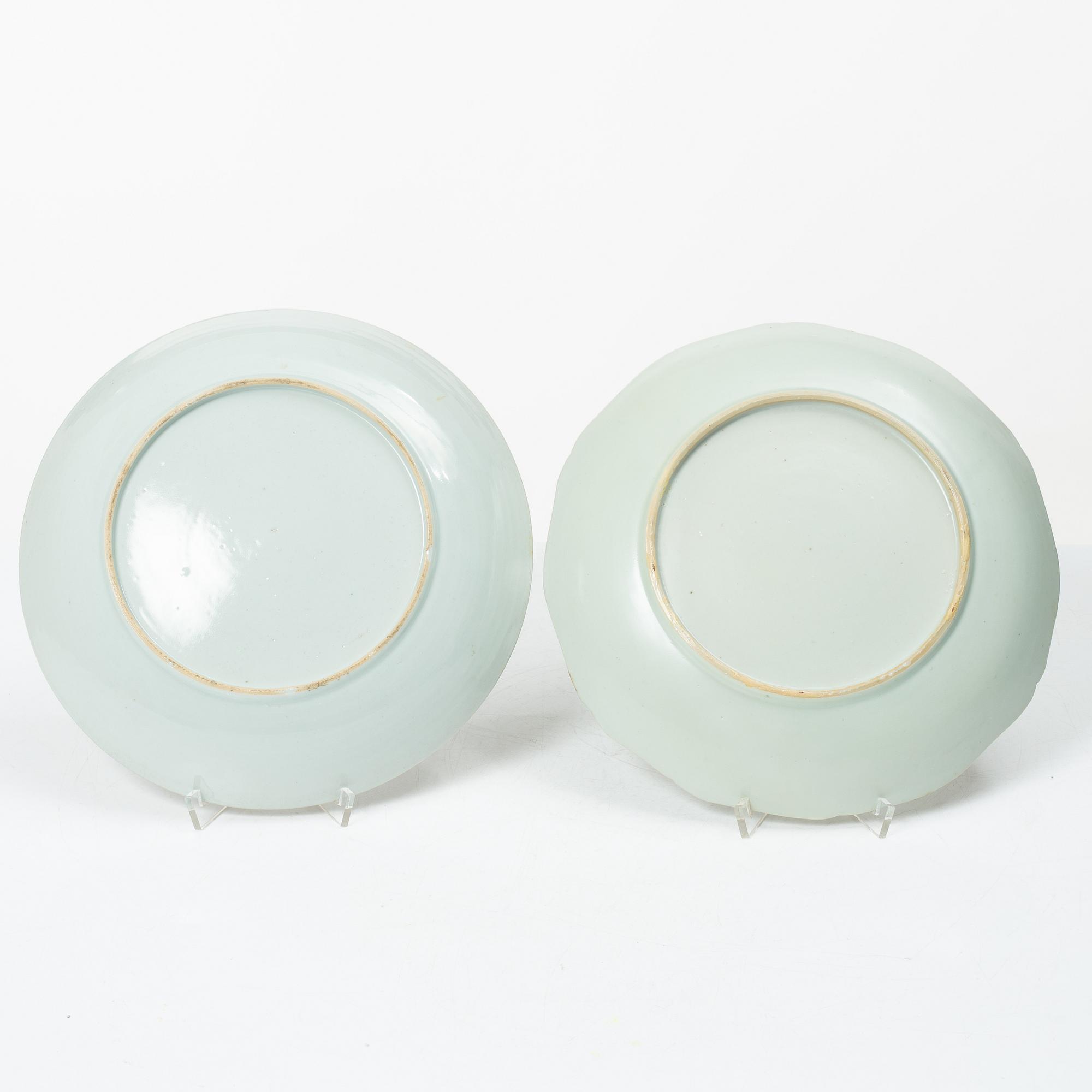 Två skålfat, kompaniporslin, Kina, Qingdynastin, Qianlong (1736-95).