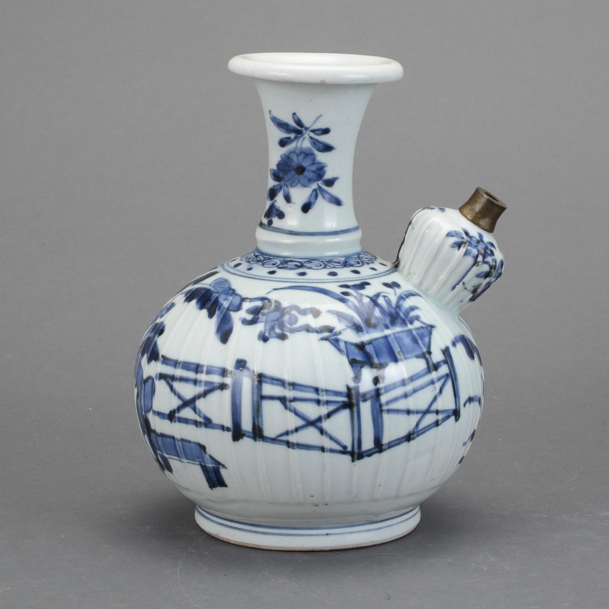 KENDI, porslin, Japan, Edo (1603-1867).