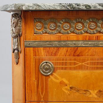 BYRÅ, gustaviansk stil, 1900-talets andra hälft.