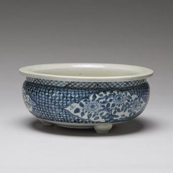 A blue and white censer, Qing dynasty, 18th Century.