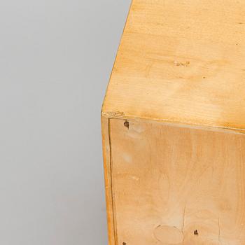 Aino Aalto, sängbord, 2 st, modell 170, O.Y. Huonekalu- ja Rakennustyötehdas A.B. 1940-tal.
