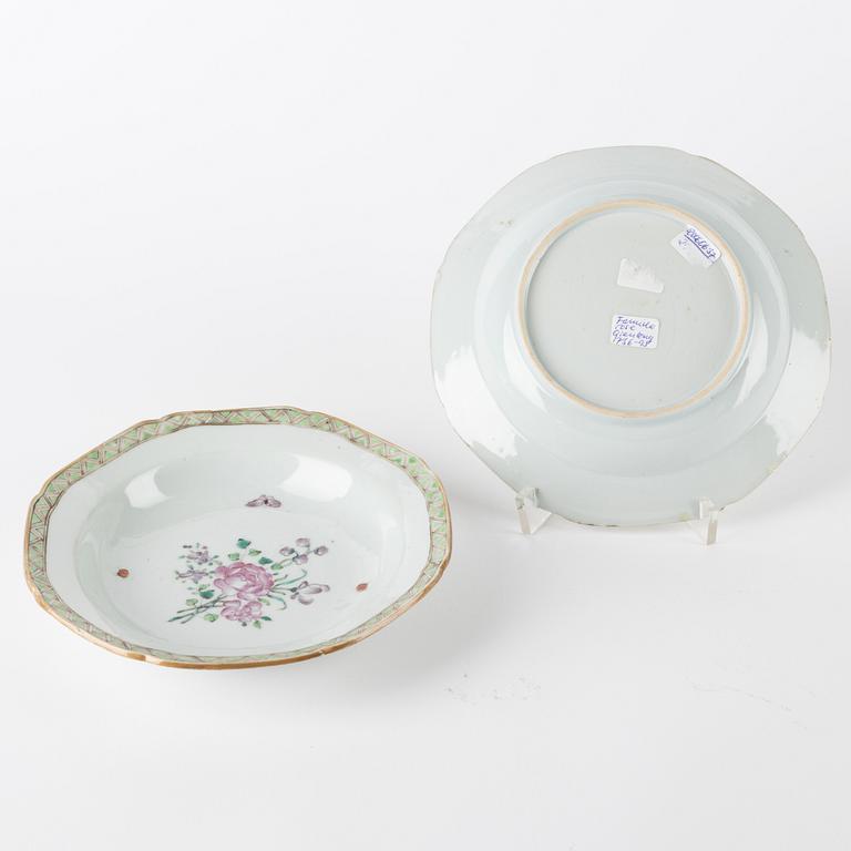 A set of eight famille rose dessert dishes (2+3+3), Qing dynastin, Qianlong (1736-95).