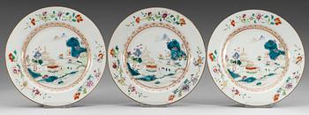 229. A set of three famille rose dinner plates, Qing dynasty, Qianlong (1736-95).