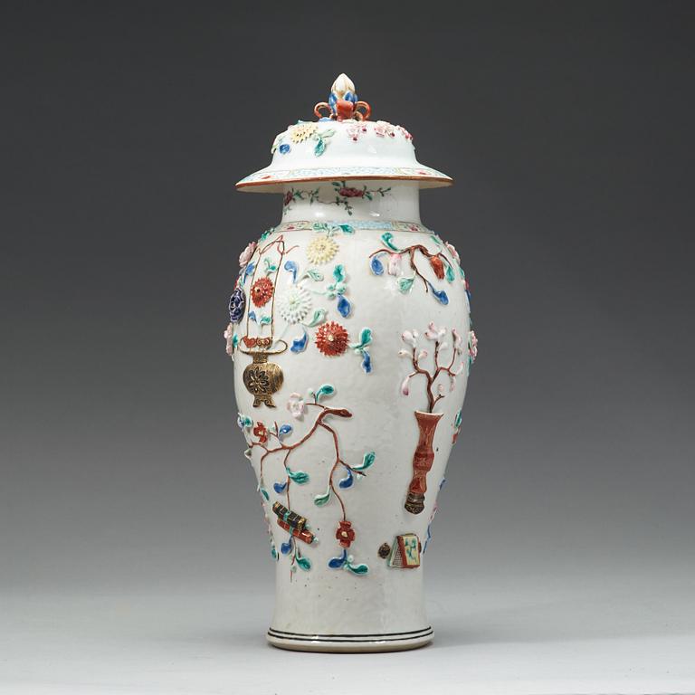 A famille rose porcelain vase and cover, Qingdynasty, circa 1800.