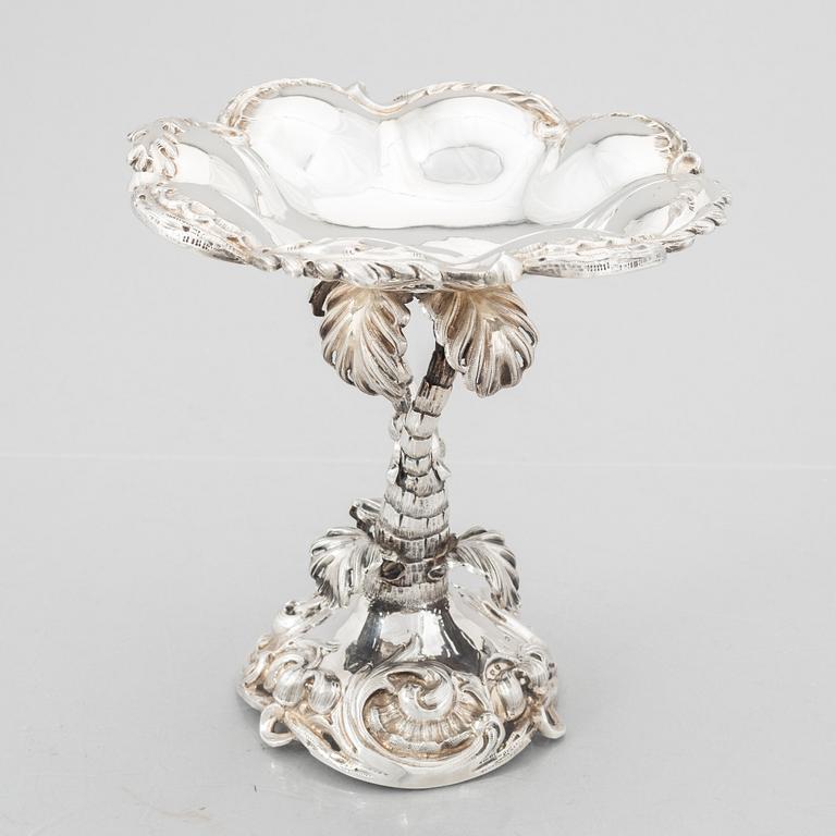 Otto Lindeberg, uppsatsskål, silver, Stockholm 1866.