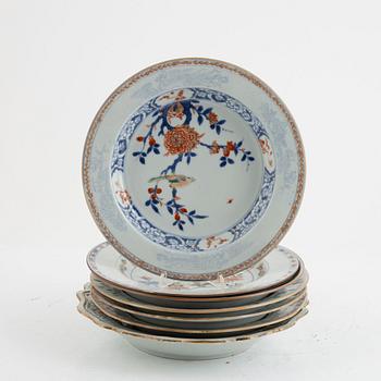 A matched set of 7 Chinese Export soup dishes, Qing dynasty, 18th century.