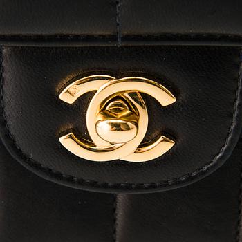 Chanel väska "Chocolate Bar East West Bag".