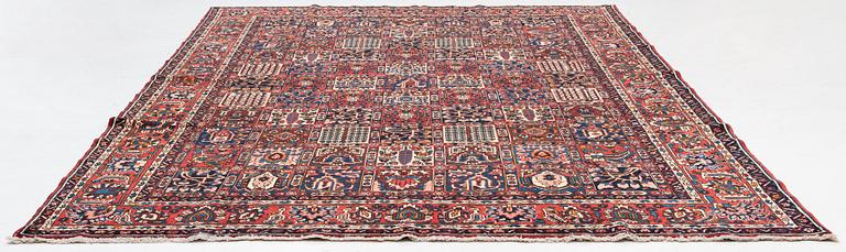 Carpet, Bakhtiari, approx. 380 x 305 cm.