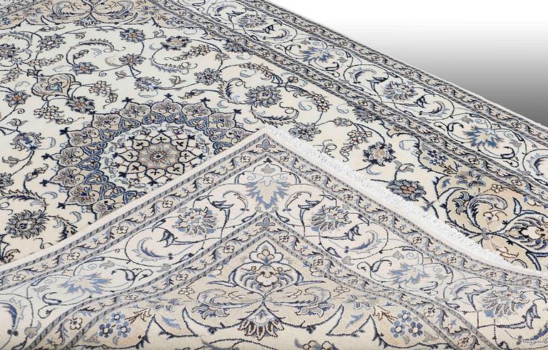 CARPET,  Nain, ca 295 x 200 cm.
