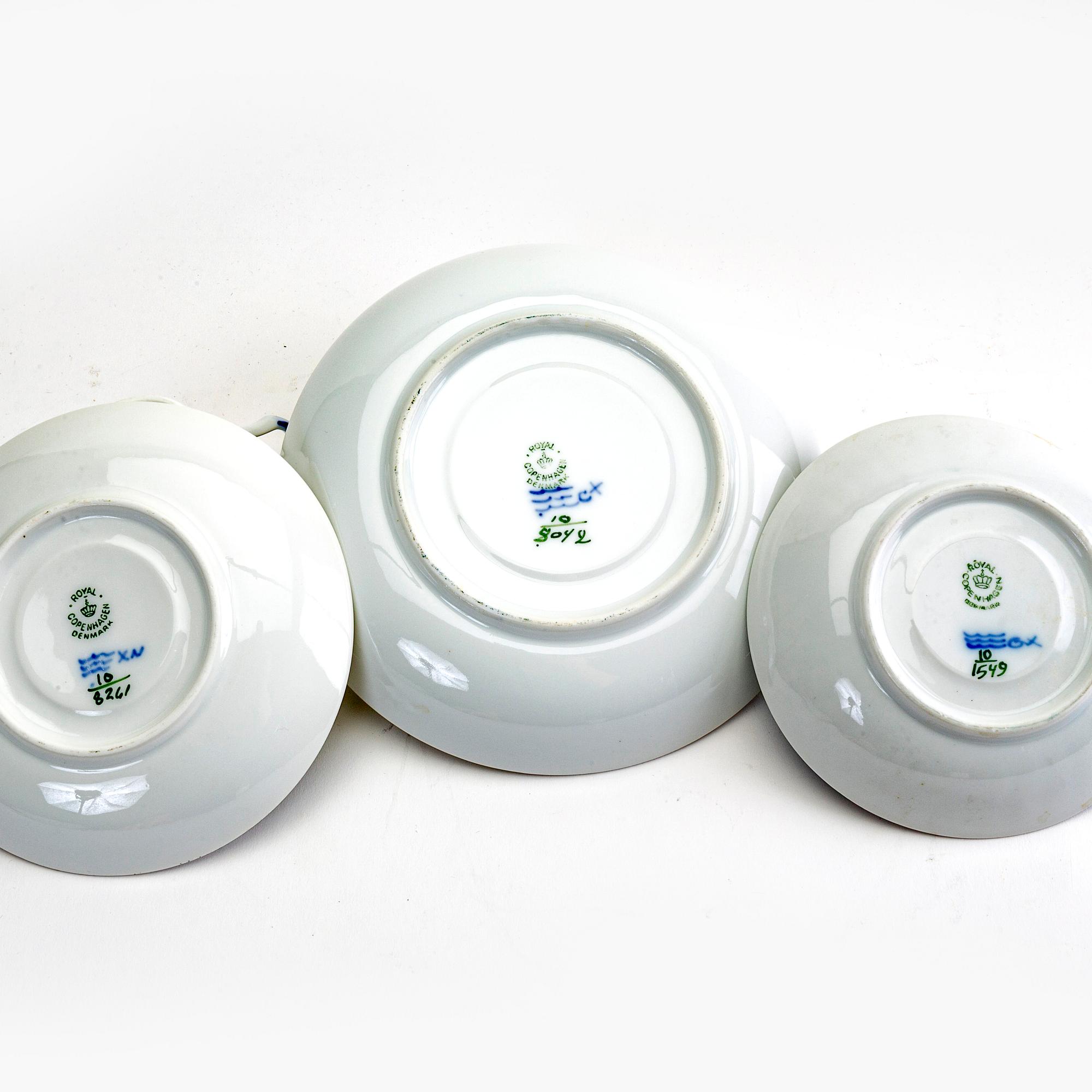 A 63 pcs Blå Blomst service from Royal Copenhagen later part of the 20th century.