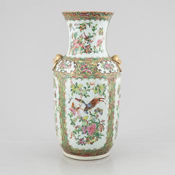 A porcelain vase, Canton, China, 19th century.