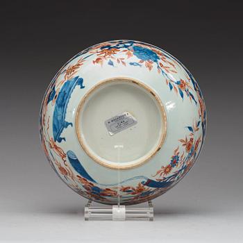 An imari punch bowl, Qing dynasty 18th century.