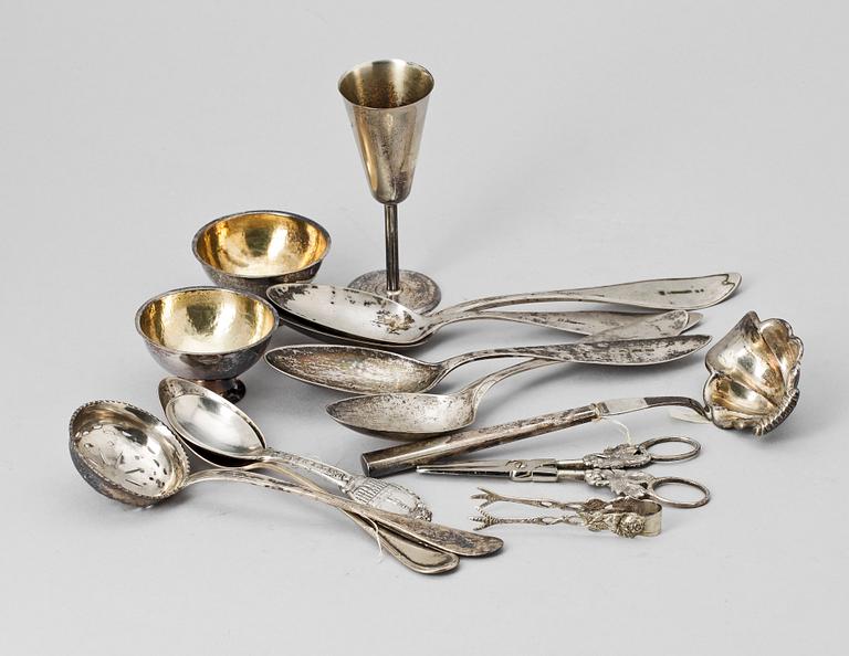 PARTI SILVER, 13 delar. 1800-1900-tal. Ca 541 g.