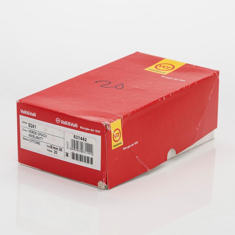 Eero Aarnio, vetimiä, 20 kpl, Valli&Valli, Italia, 2007/08.