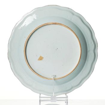 A large famille rose 'hermite crab' dish, Qing dynasty, Qianlong (1736-95).