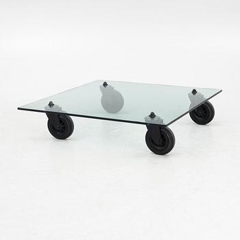 Gae Aulenti, soffbord, "Tavolo con Ruote", Fontana Arte, Italien sent 1900-tal/2000-tal.