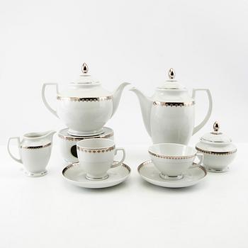 Sigvard Bernadotte, service approximately 95 pcs "Marianne", Christineholm, Fyrklövern late 20th century porcelain.