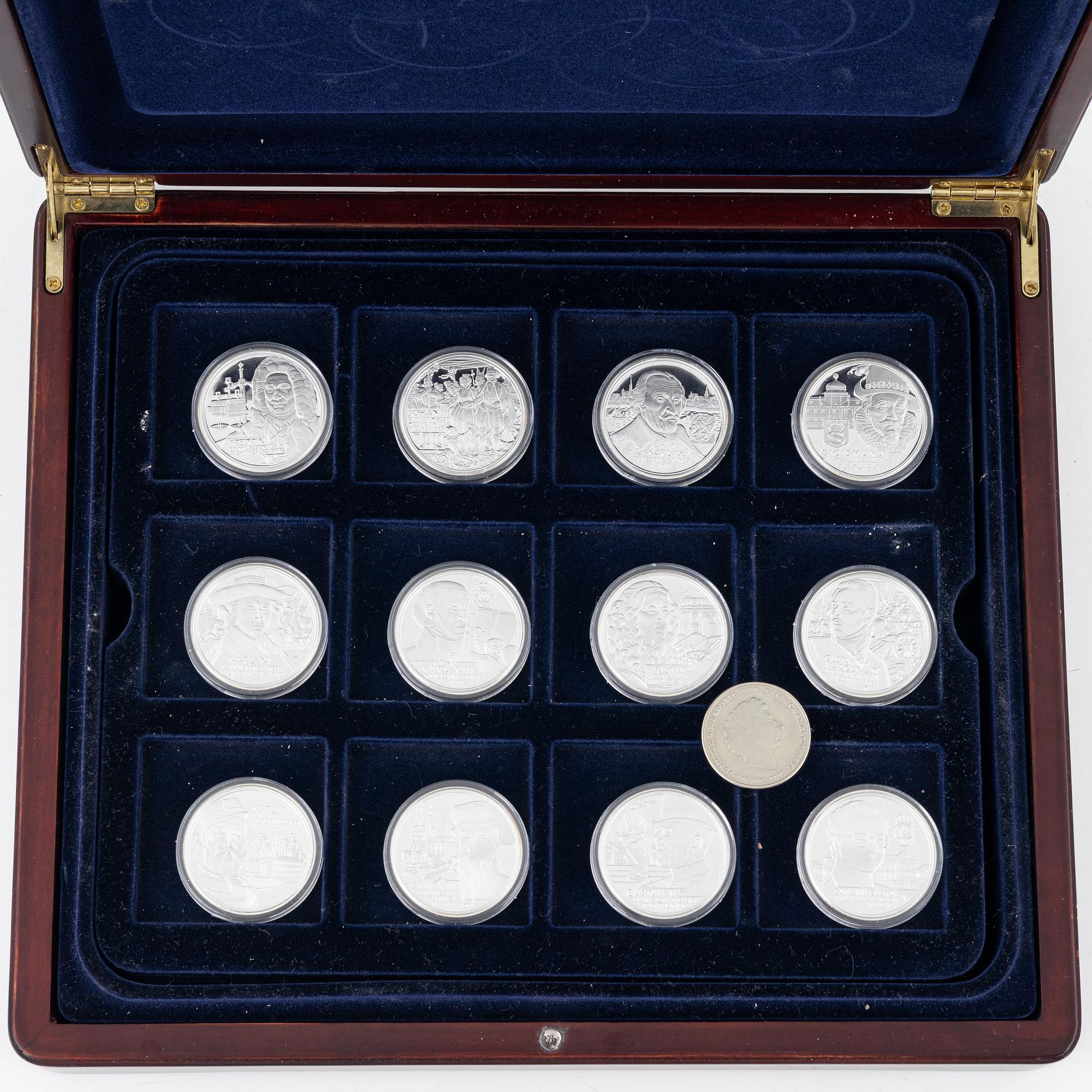 Minnesmynt, 36 st, silver, "Kungariket Sverige".