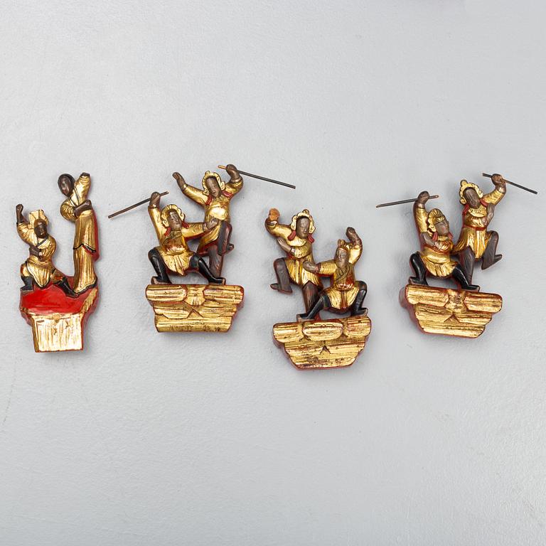 A Chinese carved front decoration for a bed, Qing dynasty 19th centrury.