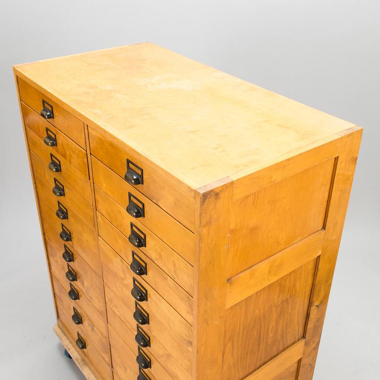 ARKIVERINGSSKÅP, 1900-talets första hälft.