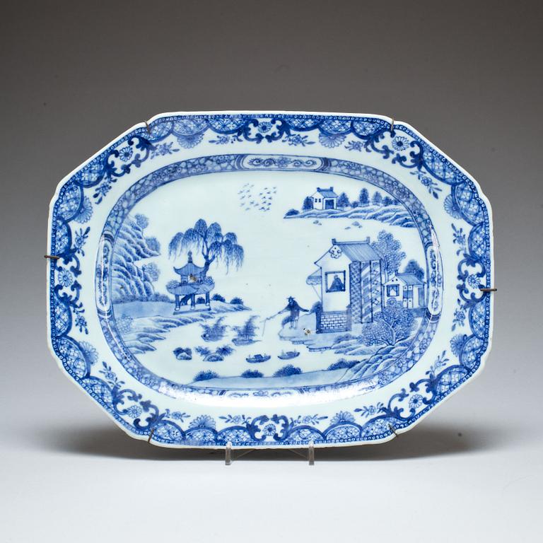 STEKFAT, porslin, Kina, Qianlong, (1736-1796).
