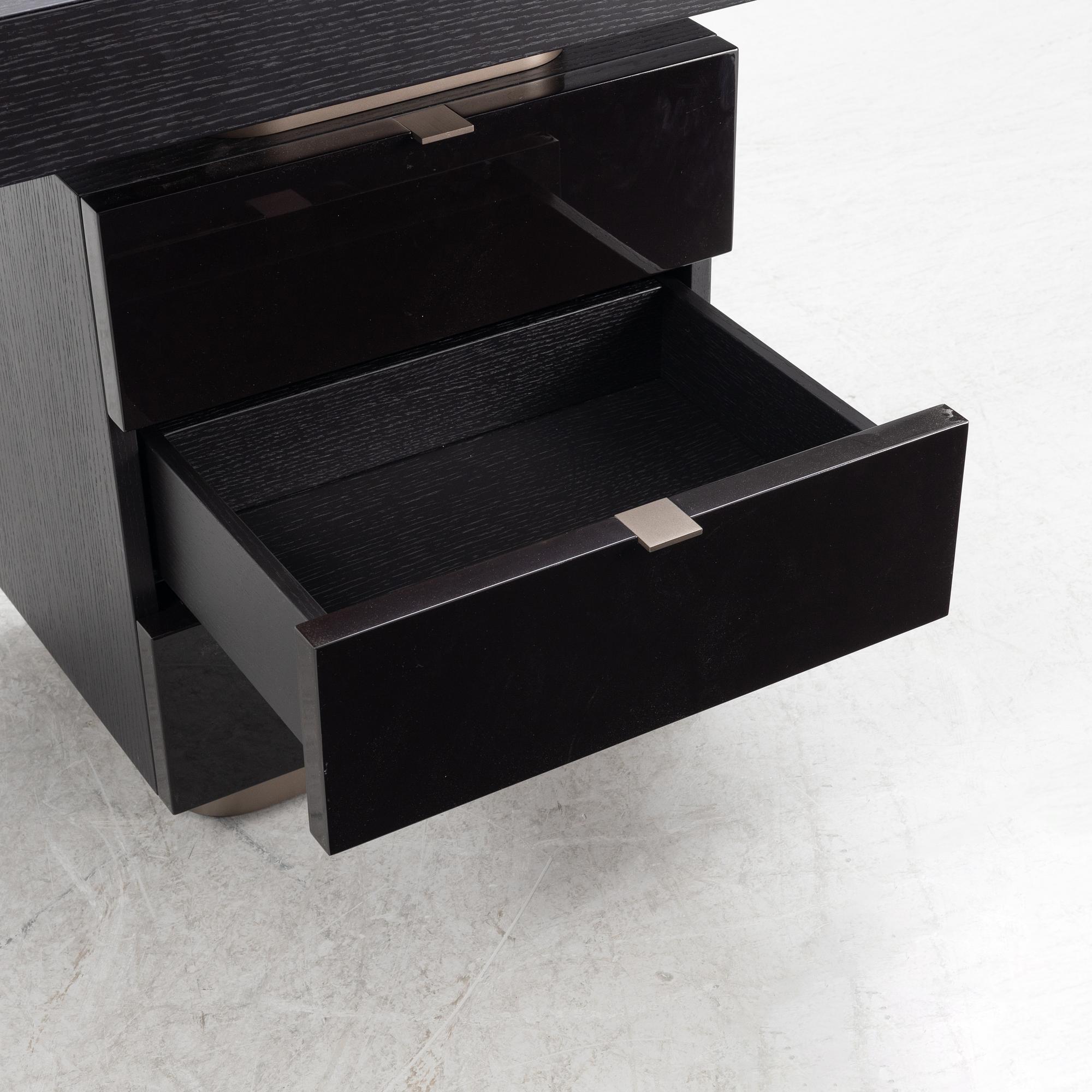 Rodolfo Dordoni, a 'Carson' desk, Minotti, Italy.