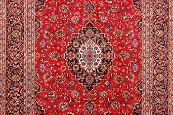 A Keshan carpet, c. 363 x 254 cm.