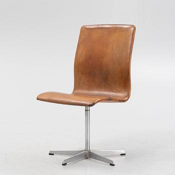 Arne Jacobsen, an 'Oxford' leather chair, Fritz Hansen, Denmark.