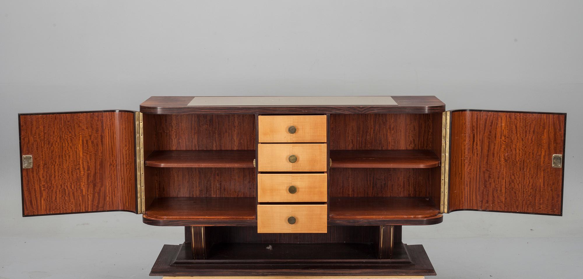 SIDEBOARD, Art decostil, 1900-talets mitt.