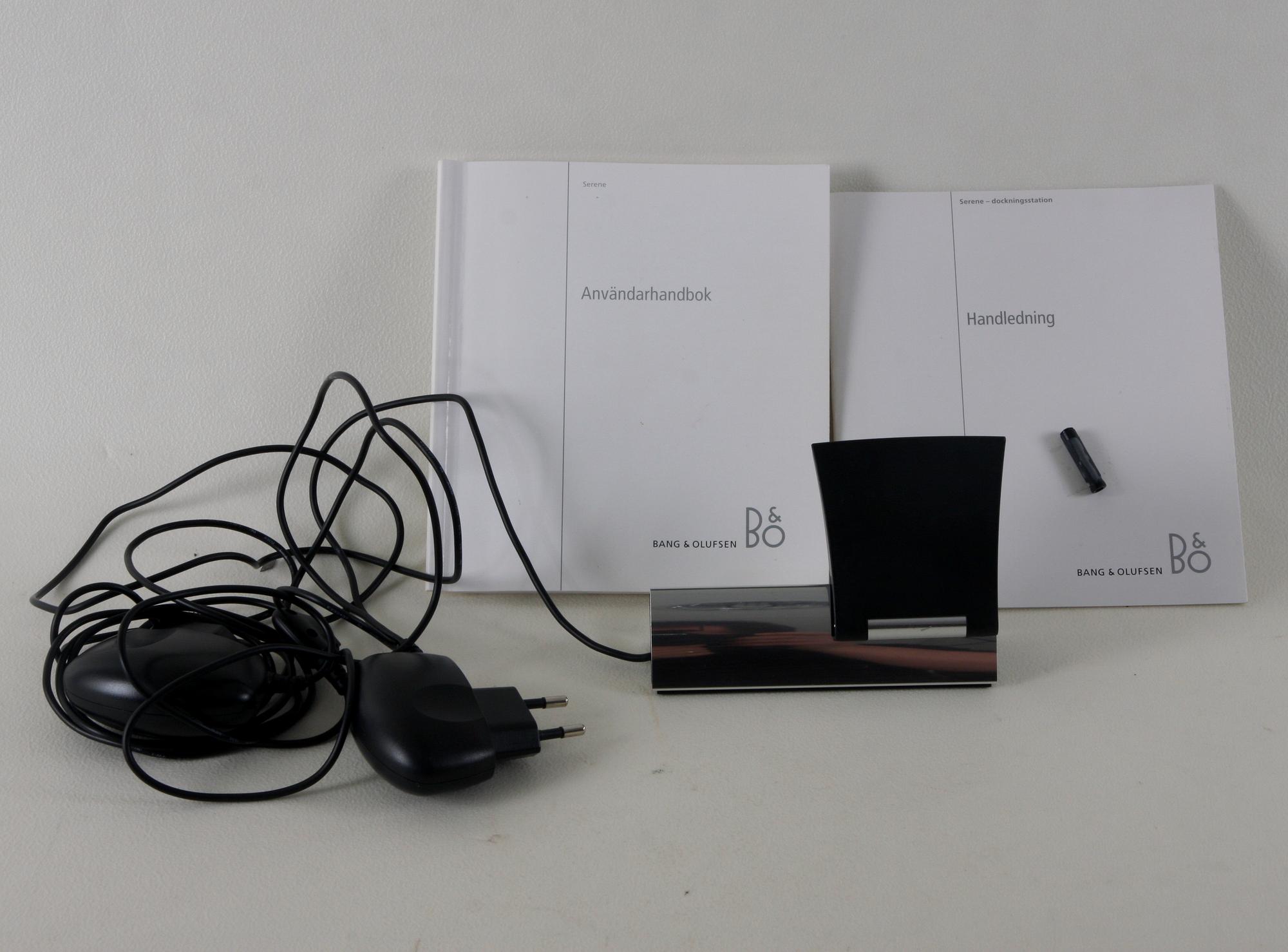 TELEFON MED DOCKNINSSTATION, 3 delar.  Bang & Olufsen "Serene".