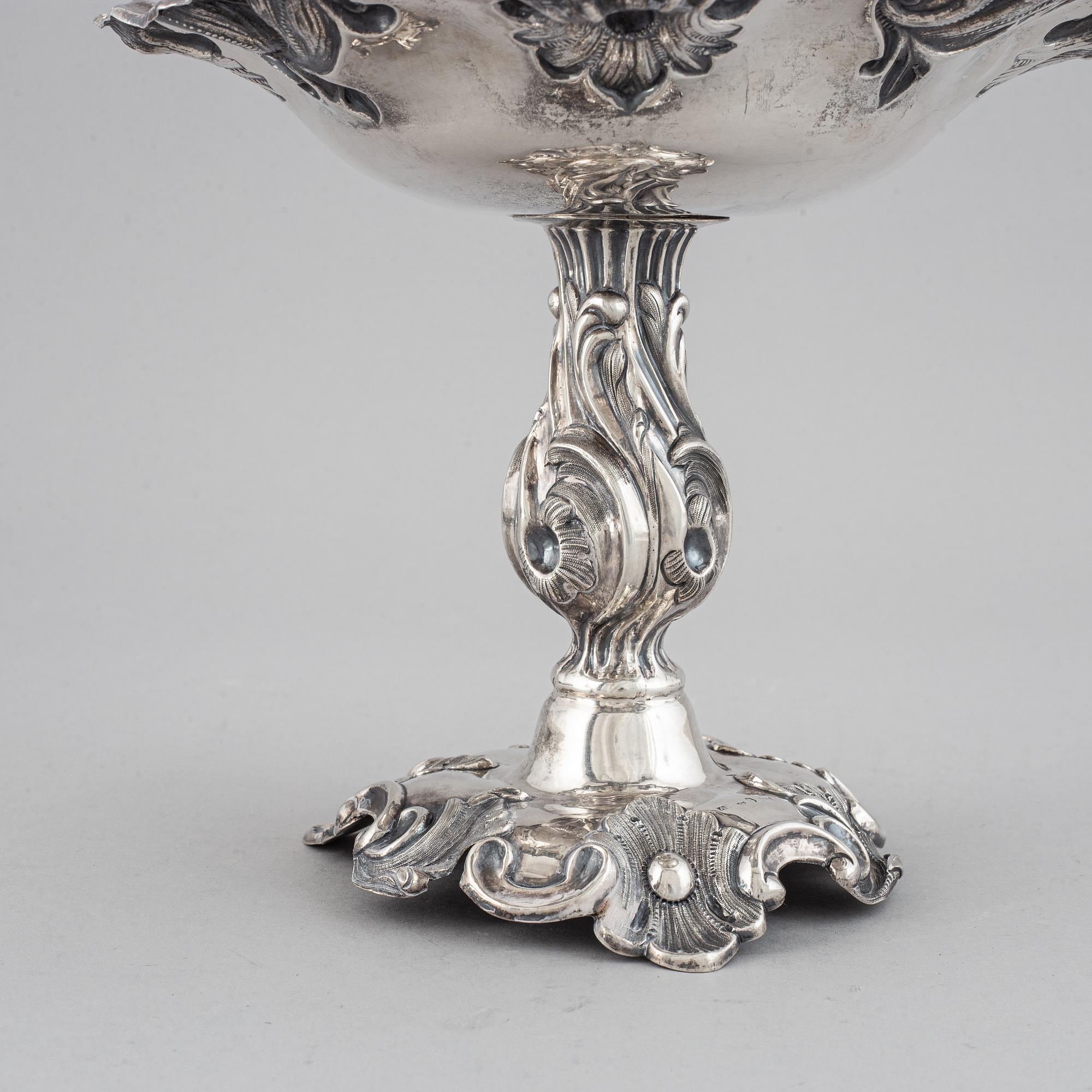 Carl Nyström, uppsatsskål, silver, Stockholm 1854-1855. Nyrokoko.