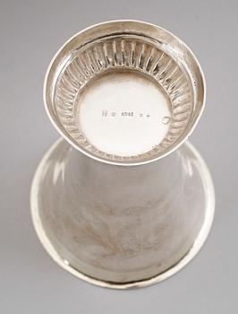 BÄGARE, silver, otydliga svenska stämplar, 1836. Vikt ca 92 gram.