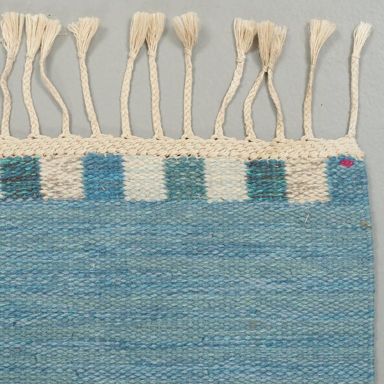 Marianne Richter, MATTA, "Muren, ljusblå", rölakan, ca 217,5 x 136,5 cm, signerad AB MMF MR.