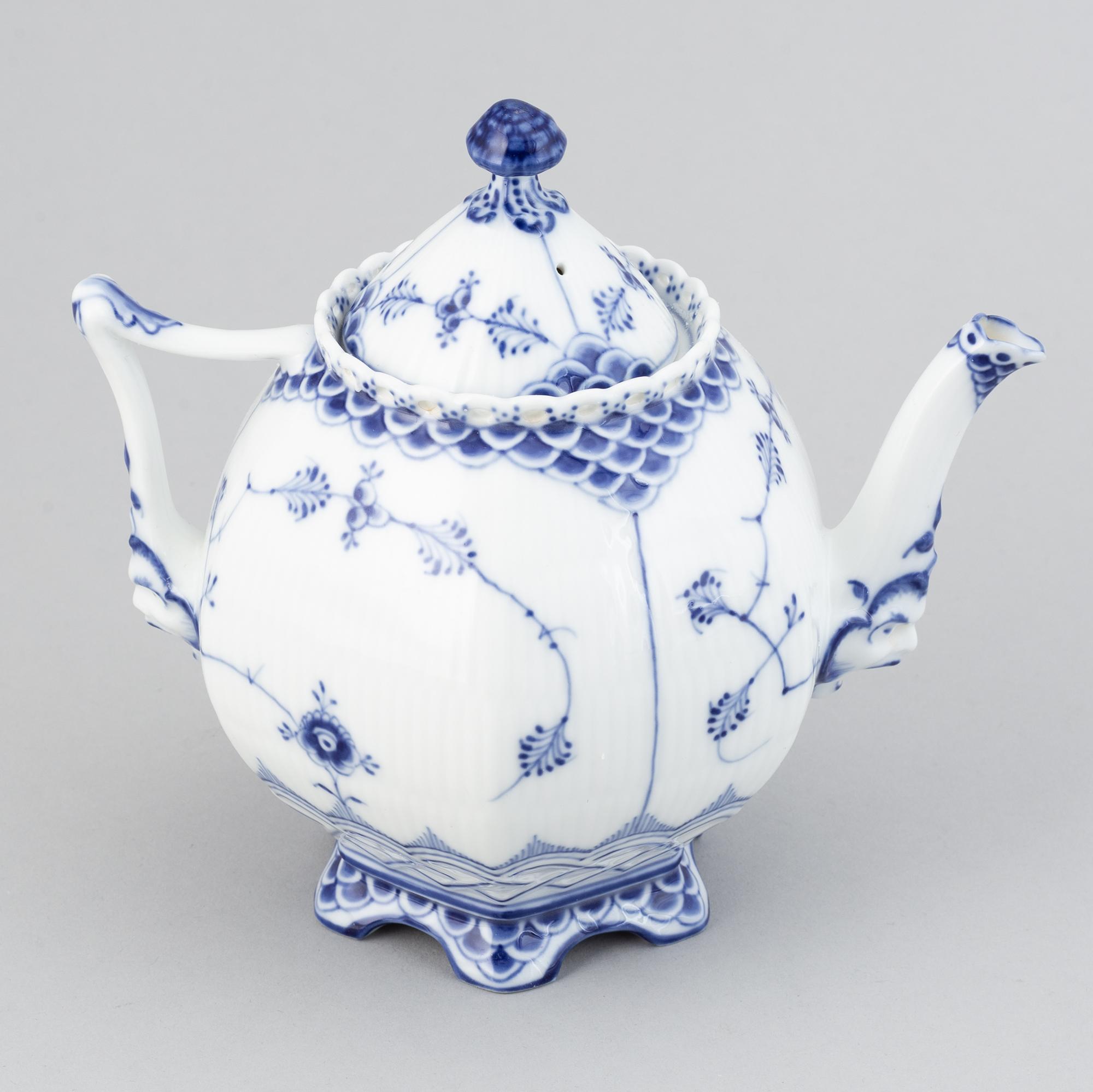 Royal Copenhagen, a '1118' 'Musselmalet Full Lace' porcelain teapot, Denmark.