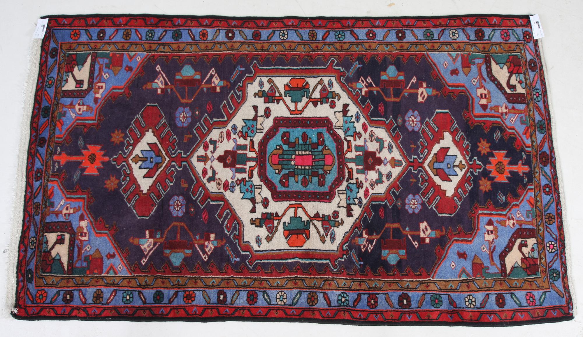 MATTA, orientalisk, ca 122 x 210.